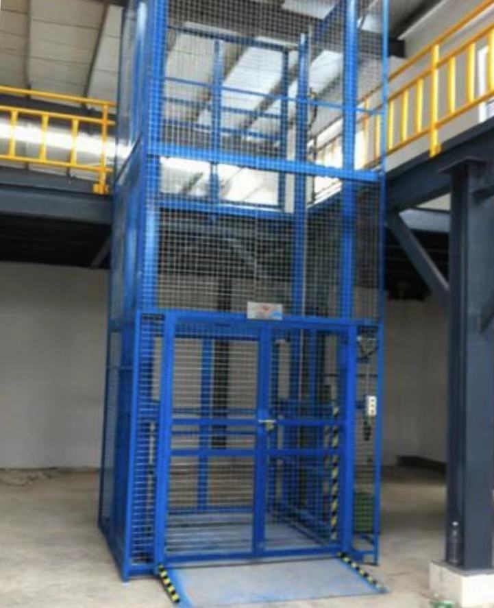 導(dǎo)軌式 半導(dǎo)軌式升降機(jī)