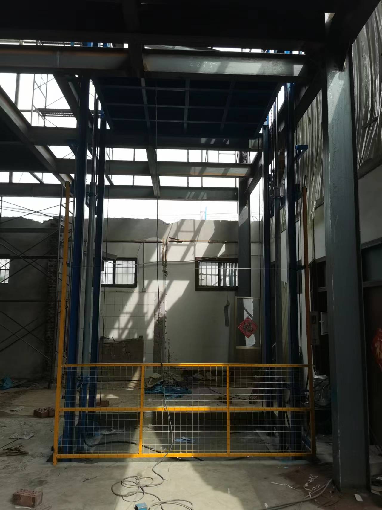 如何減少簡易液壓升降貨梯的損耗