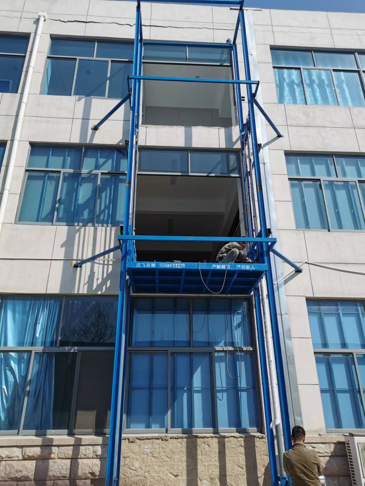 施工升降機(jī)鋼絲繩應(yīng)該選擇什么樣的