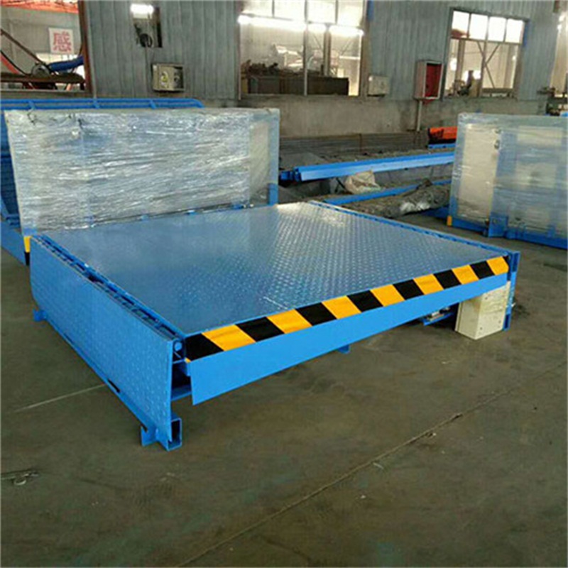 剪叉式升降平臺(tái)在購(gòu)買(mǎi)中要注意什么？